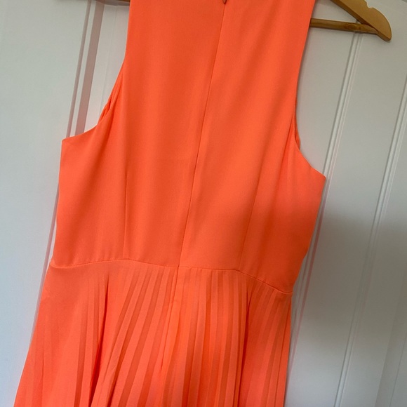 Pleated midi dress - Picture 3 of 5